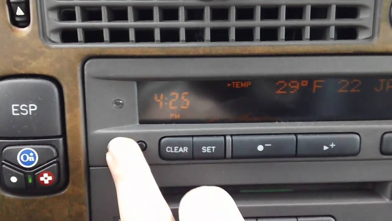 SAAB 95 Radio Code