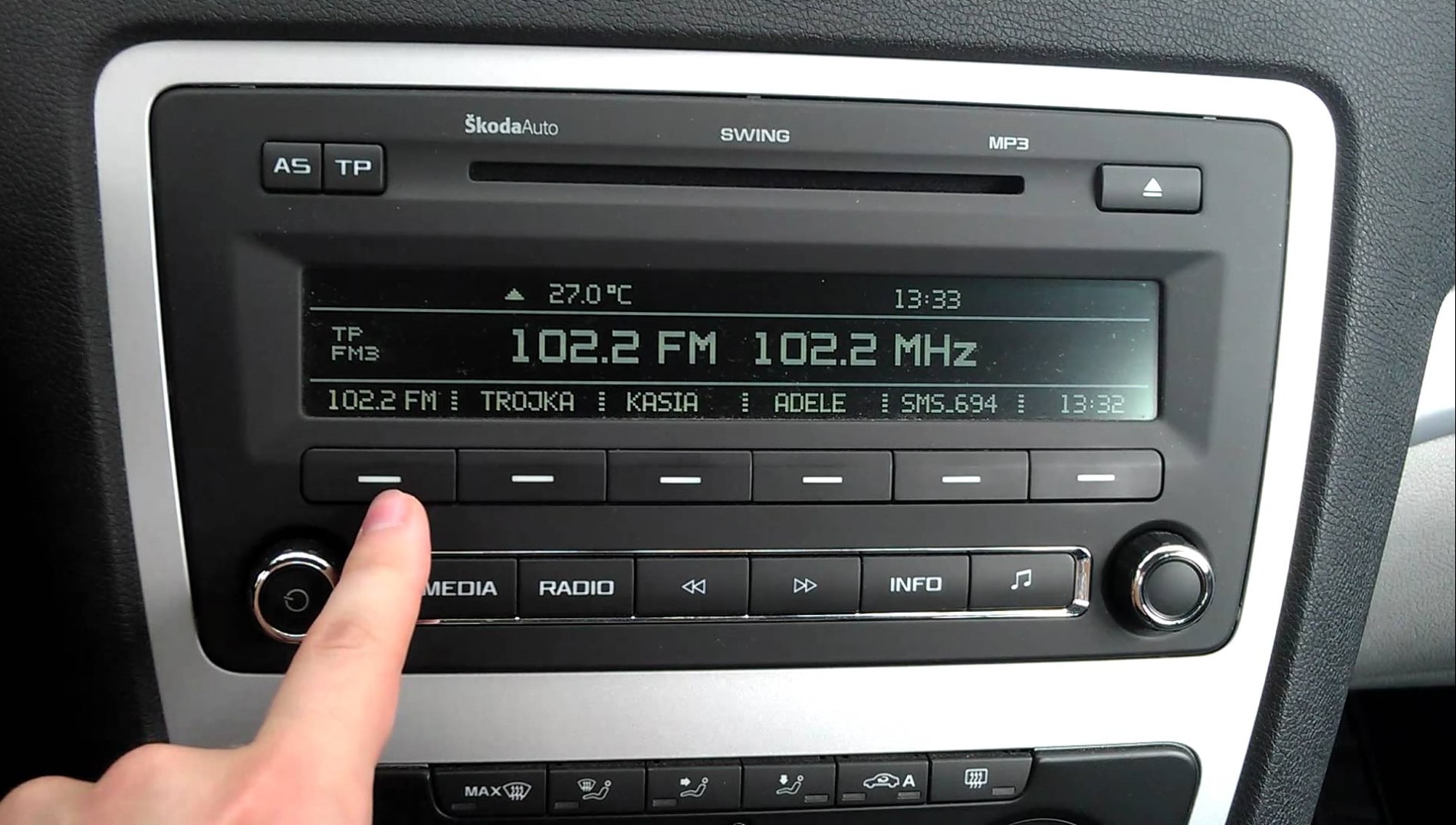 Skoda Laura Radio Code